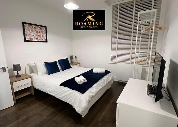 Sleeps 8 - Central - Free Secure Parking - 2 Bath