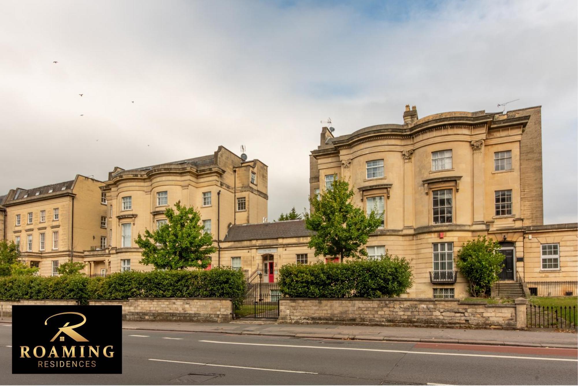 Apartment Sleeps 8 - - Free Secure Parking - 2 Bath Reading